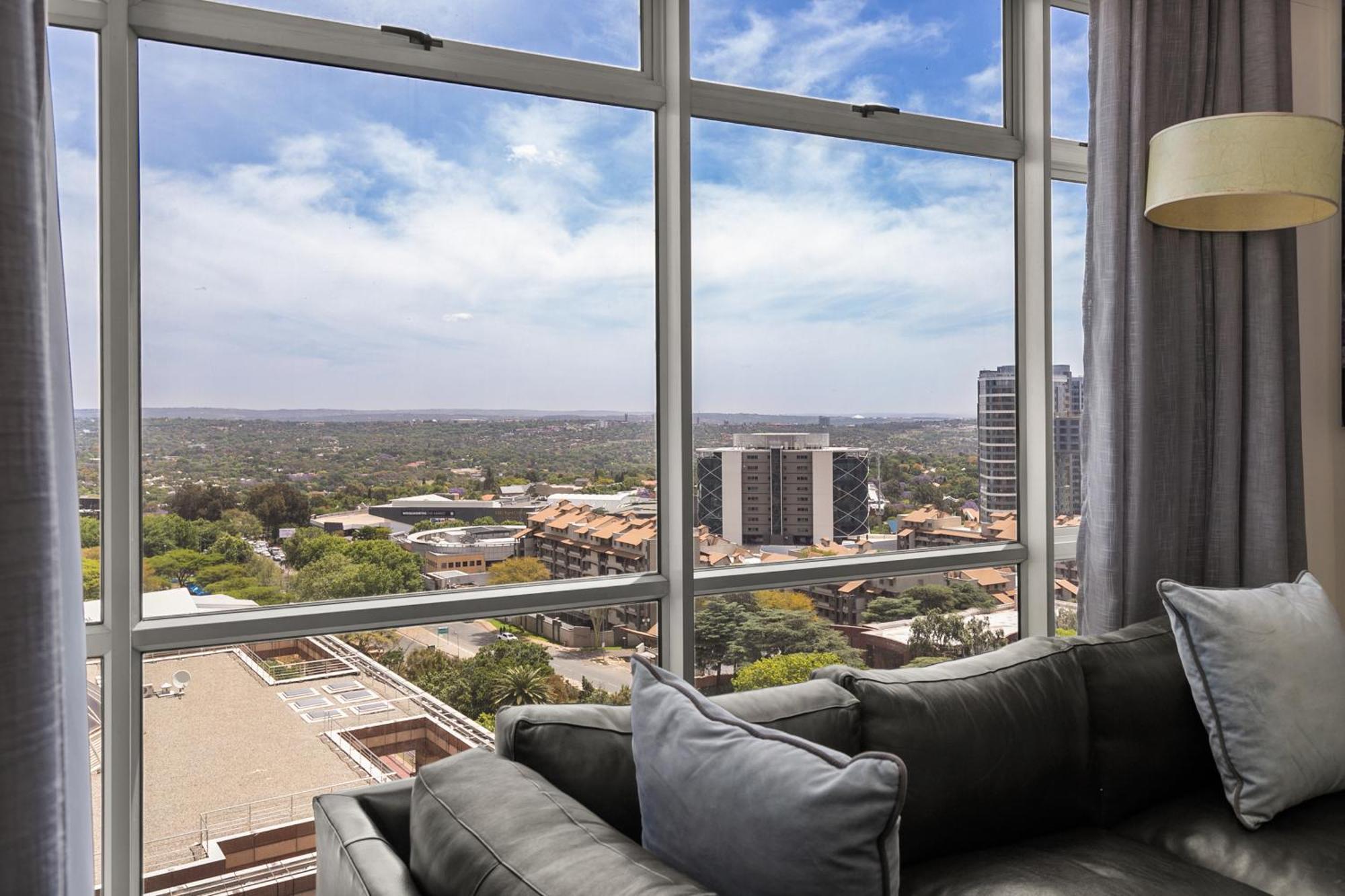 Hydro Park Residences In Sandton With Generator โจฮันเนสเบิร์ก ภายนอก รูปภาพ